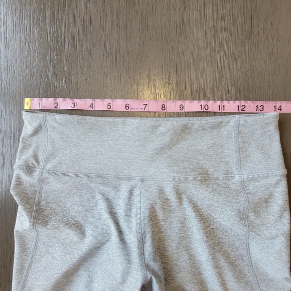 Outdoor Voices Warm-Up 3/4 Leggings Color‎ Dove (Grey) Size Medium - Picture 6 of 7